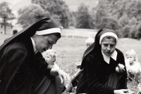 Marie Řezáčová on the right with her nieces and nephews on a trip in 1995