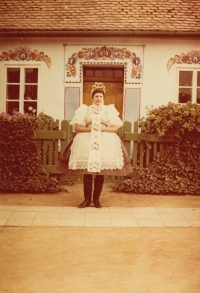 Marie Řezáčová in Bojanov costume