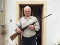 Václav Malát with the air rifle he took as a boy when they were forcibly evicted