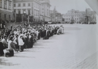 Na Hradčanech po mši, Praha, cca 1988