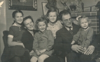 Věra Hrabáková (third from the right) with her family, 1949