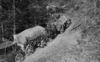 Kolona ustupujících Němců na konci druhé světové války, březen 1945