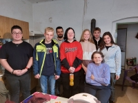 Marie Kadeřábková with pupils from Smiřice primary school during the recording of the Stories of Our Neighbours project in November 2022