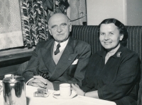 Anna Kvapilová with Petr Zenkl, former chairman of the National Socialists, ca. 1960