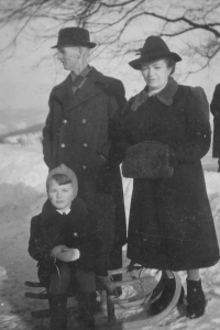 Hans Lau with his parents, 1940s