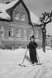 Witness as a child on skis, 1940s