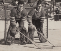 Vladimír Nadrchal (on the right) in the national jersey in the second half of the 1950s. This image is from Moscow, Russia