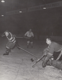 Vladimír Nadrchal (on the right) in a Red Star Brno jersey in the second half of the 1950s