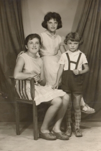 Hana Bébrová with her sister Maria and brother Jaroslav (from left), 1962-1963