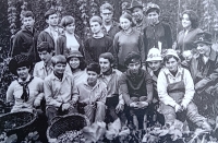 Hops summer job, classmates, witness first from the right sitting in the front row, 1968