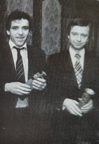 Ladislav Vízek and hockey goalkeeper Jiří Králík (right) at the announcement of the International poll for the best football and hockey player of 1983