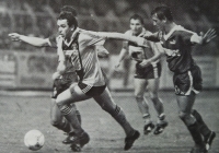 Ladislav Vízek in a Le Havre jersey penetrates the defence of the opponent in the first French league