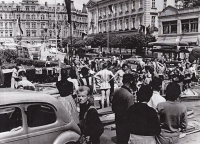 Josef Roubíček vpředu, první ročník vodáckých závodů Napříč Karlovými Vary, rok 1949