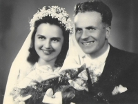 Wedding photos of parents on May 28, 1949