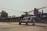 Český vrtulník na základně Bosenská Krupa, Bosna a Hercegovina, 1999