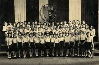 Vlastimil Choir, an evening titled "A Bouquet of Folk Songs"; the witness is in the middle of the front row, Litomyšl, 1942