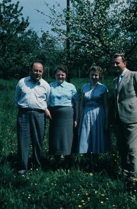 Rodiče a sestra Jana Volkmanová (Axmanová), 60. léta