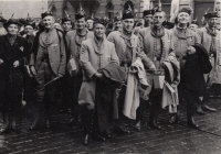 Všesokolský slet (pamětník s otcem první zleva ve stejnokroji), Praha, 1948