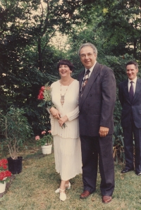 Svatební fotografie, Bronislava Volková a Robert Smith, 1995