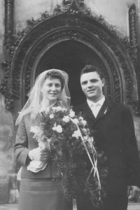 Wedding with his wife Alena Vávrová (née Horová) at the Old Town Hall, 1963
