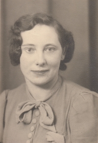 Rosa Höptner, mother of Waltraud Wild (*23.11.1914 - †25.4.1948)