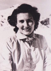 František Příhoda's sister Alexandra Nekvapilová in the second half of the 1940s, when she represented Czechoslovakia in downhill skiing