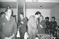 Tomáš Finger (left) with Defence Minister Antonín Baudiš (centre) in the first half of the 1990s