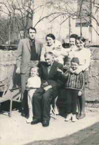 The Kyselica family in 1970, Alena Mejzlíková - Kyselicová is the first from the right