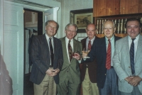 Vladimír Vonka, Harald zur Hausen (nositel Nobelovy ceny), doktor Evans z Yale University, profesor Joseph Melnick a profesor Adam