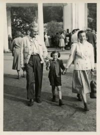 Anna with her parents Lenka Reiner and Theodor Balek around 1954