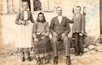 The family of the uncle and aunt Kovařík from Svatá Helena, who were also included in the list of deportees (the picture was probably taken in 1951, before the deportation), Svatá Helena