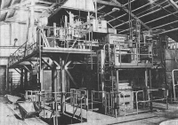 A separate department of the State Glass Research Institute in Polevsko operated a testing machine for the production of signal glass for civil and military aviation, end of the 1980s