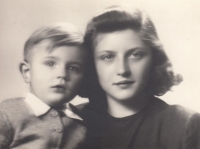 Viktor Weilguny with his older sister Edita, late 1940s