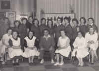 The wirtness´s father (bottom centre) worked as the manager of the Karlovy Vary House of Footwear (formerly Department Store Baťa), pictured here with his work team