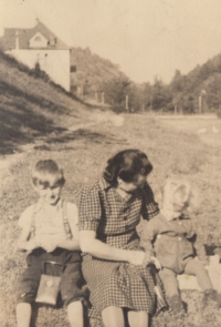 Brother Jan Schimmer, grandmother Františka Vedralová and Lubomír Schimmer