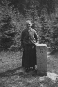 Grandma Št'astná at the border stone in Aš, 25 July 1937