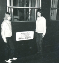 Lydia Mamulová with her sister, Hamburg, 1966