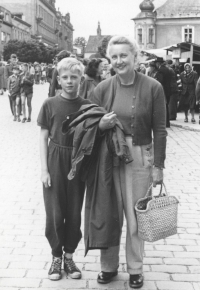 Jan Mladovský with his mother Milada, Jindřichův Hradec, 1957