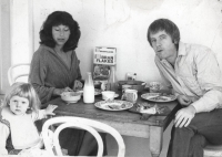 Jan Mladovský with his wife Anna and daughter Philippa at home in London, 1981