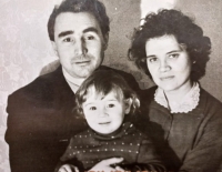 Serguei Nikitine with his mother Libusha and father Ivan, Novosibirsk, 1963