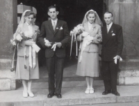 Svatba Miroslava a Zdeňky Bednářových a stejnojmenného kamaráda Bednáře, Praha 1956