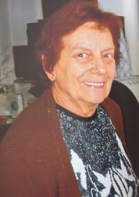 Wife Zdeňka Bednářová (1936-2022)