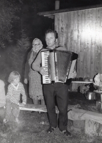 Květoslav Šrámek plays the accordion