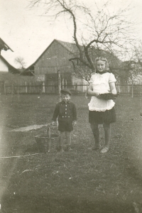 Václav Sobotka in Bolehošt'ská Lhota with Zdena 15 April 1945