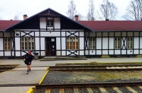 Kraslice railway station is located on the railway line from Sokolov to Zwotental, Germany, which runs through the romantic valley of the Svatava River. The station building has typical German features