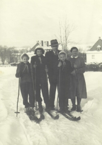 Ludmila Jurásková with her parents and sisters in 1956