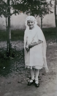 Marie Mikolášková, první svaté přijímání, rok 1938