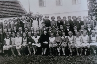 National School, 1st class, Marie Mikolášková 1st row, 5th from left; Jiří Poláček 2nd row, 7th from right; Hana Ledererová 1st row, 7th from right, 1935