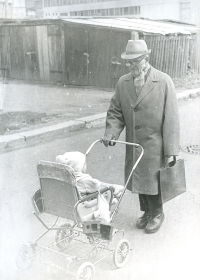 Karel Chmelka, Miroslav's godfather, with his son Štěpán in 1985