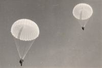 Josef Weinfurt, parachute training in Pardubice, 1971